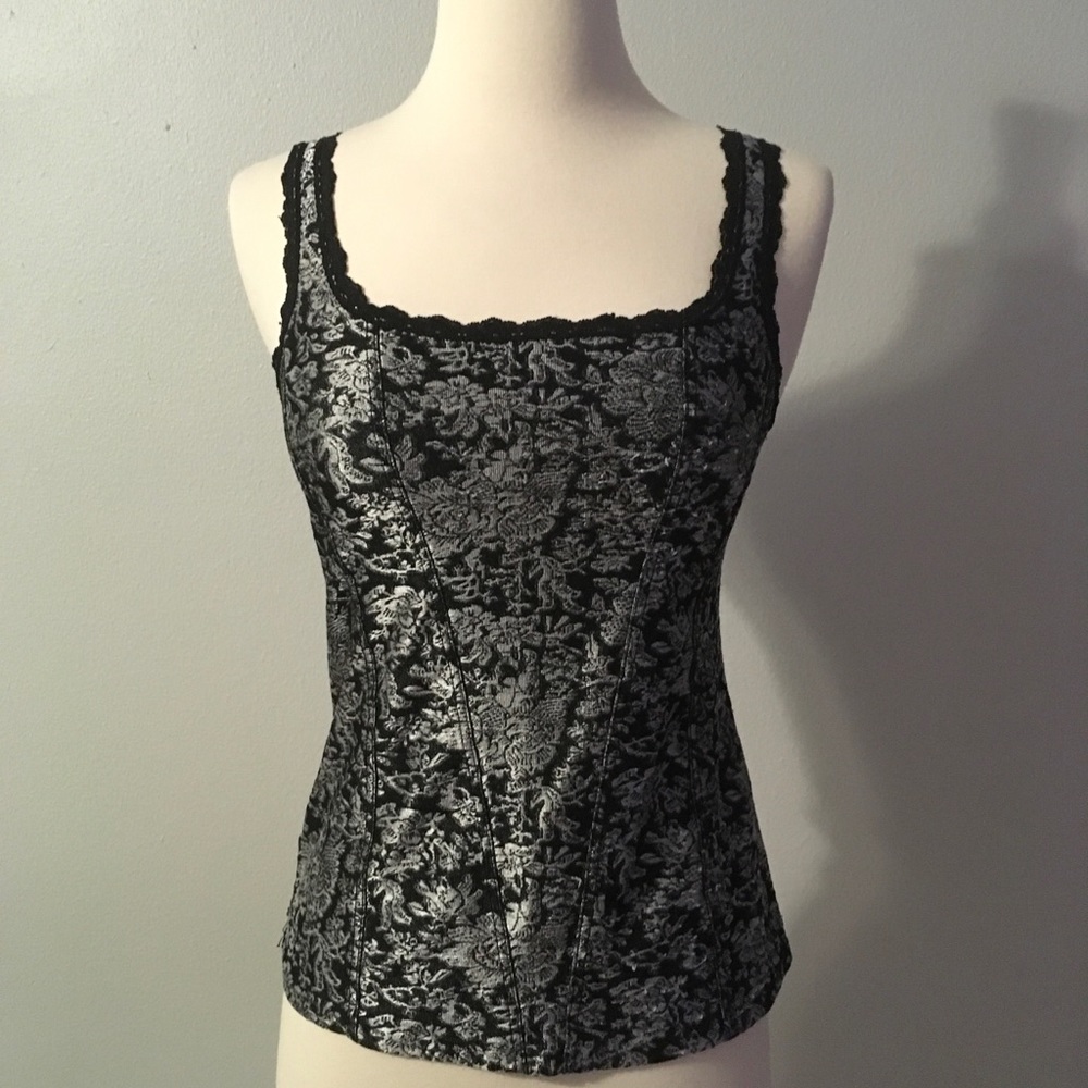 Cache Scoop Neck Tank